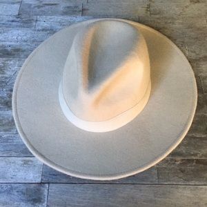 Cream wide brim fedora/gaucho hat